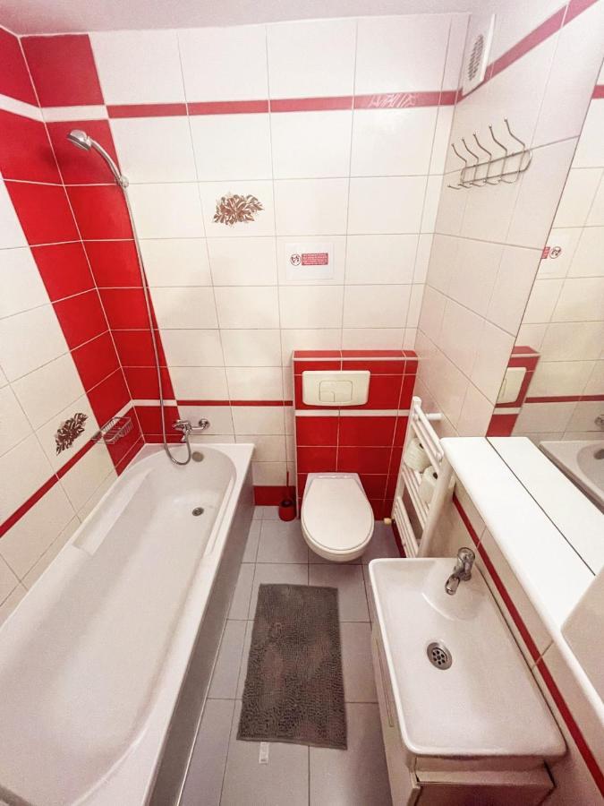 Buzz Apartment Κλουζ-Ναπόκα Εξωτερικό φωτογραφία